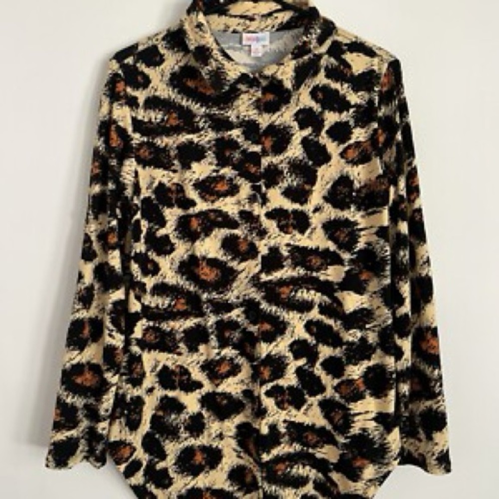 LuLaRoe Leopard Print Valentina button down shirt - size small